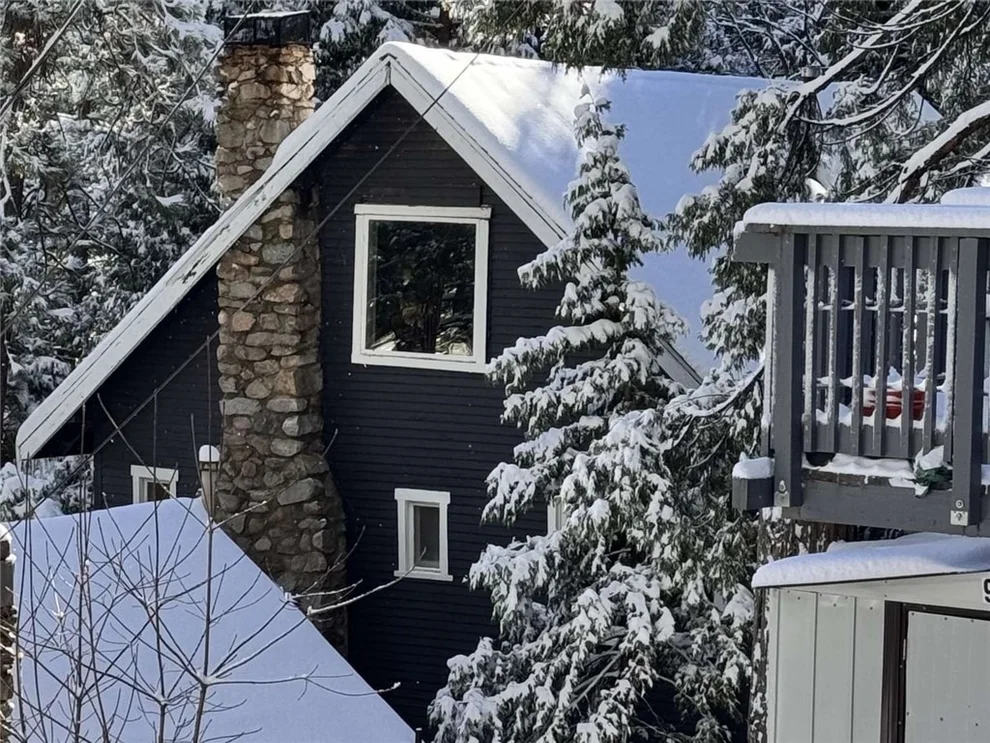 Unit for sale at 975 Mercury Way, Crestline, CA 92325