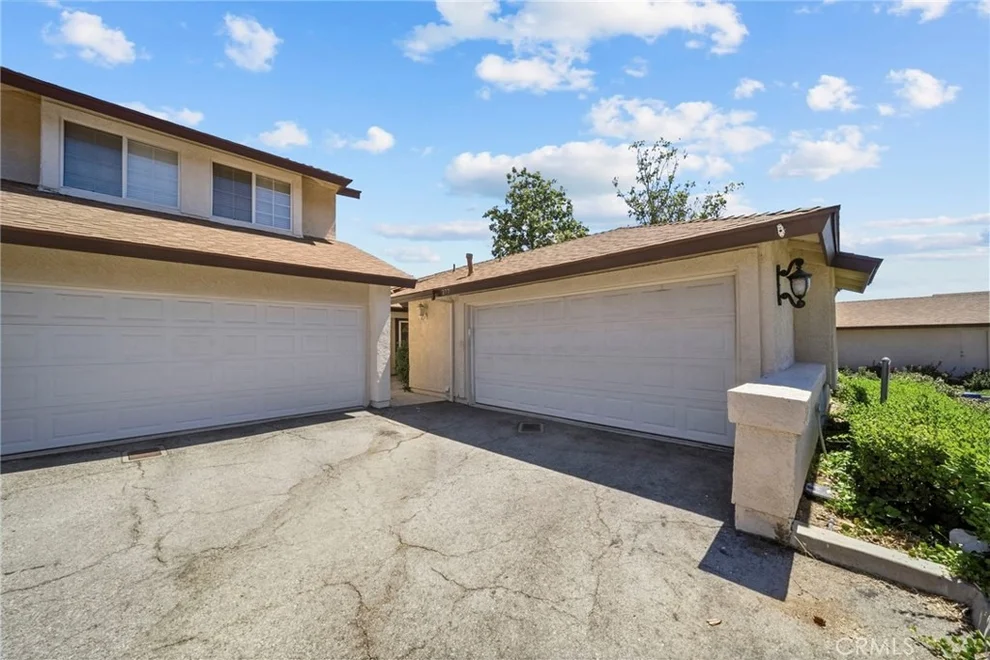Unit for sale at 22935 Banyan, Saugus, CA 91390