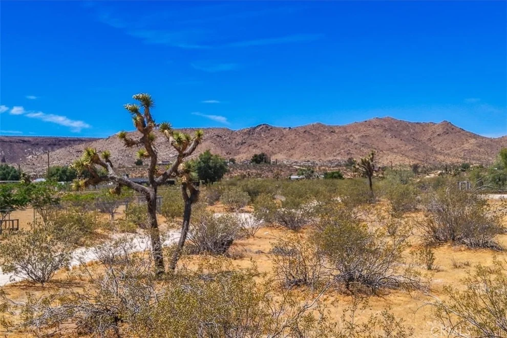 Unit for sale at 55926 Tananger Road, Yucca Valley, CA 92284