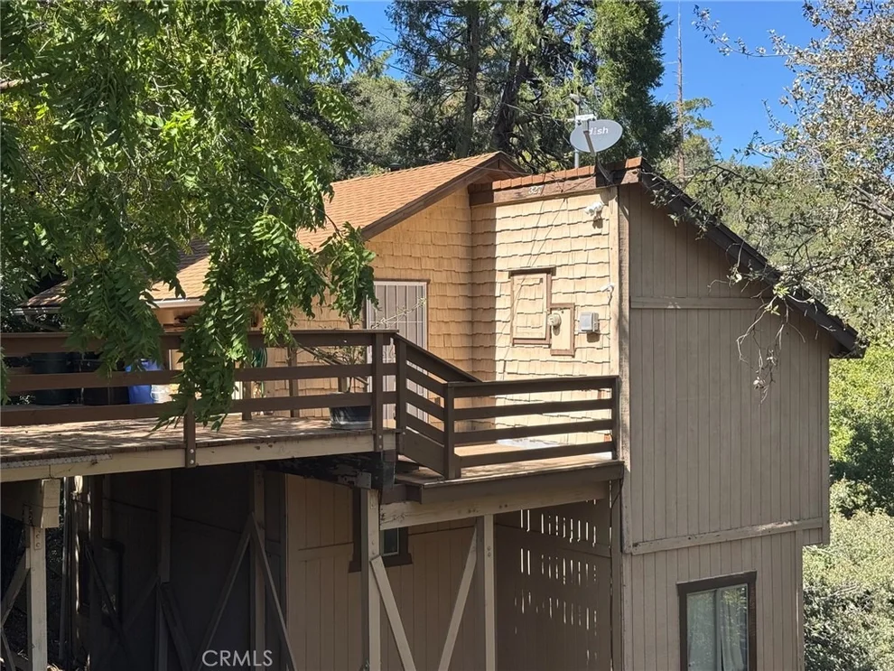 Unit for sale at 327 E Zermatt Drive, Crestline, CA 92325