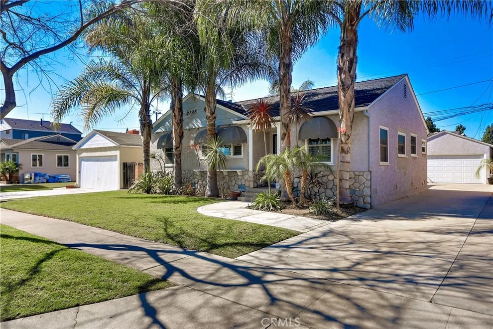 Unit for sale at 4149 NIPOMO Avenue, Lakewood, CA 90713