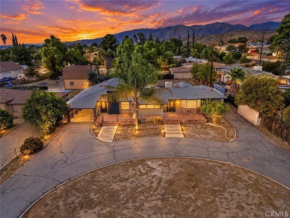 Unit for sale at 2050 E Oakland Avenue, Hemet, CA 92544