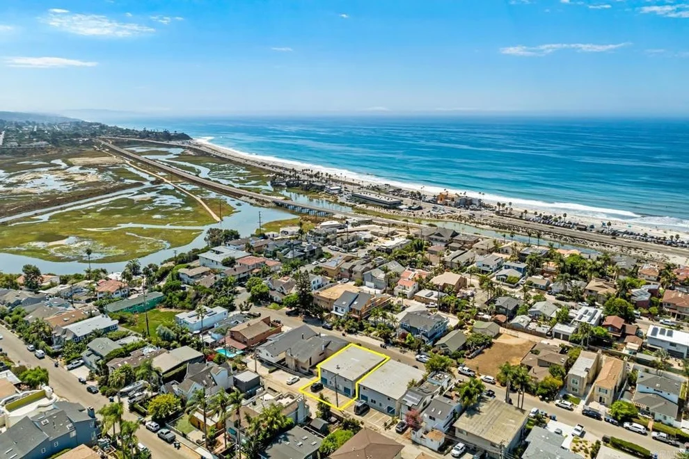Unit for sale at 2453 55 Newcastle Avenue, Cardiff By The Sea, CA 92007