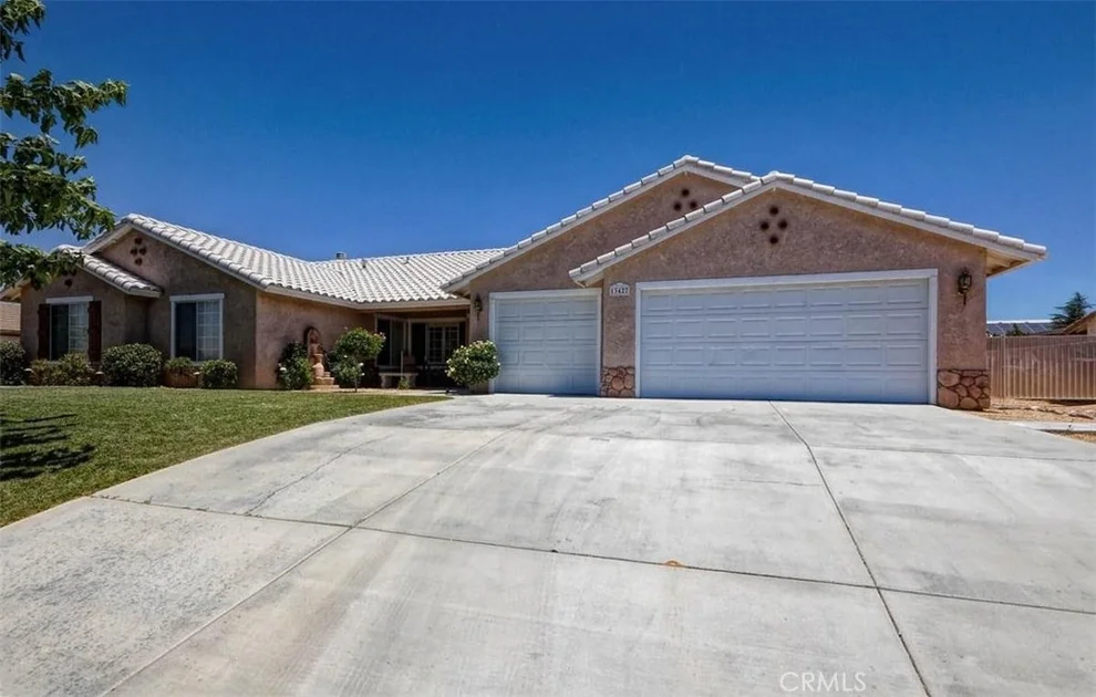 Unit for sale at 13427 Paoha Road, Apple Valley, CA 92308