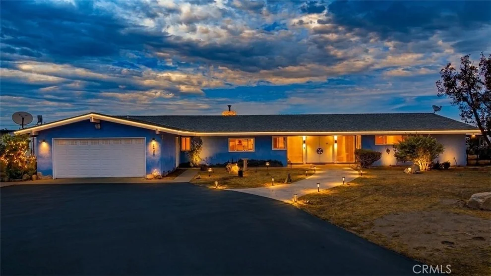 Unit for sale at 31611 157th E, Llano, CA 93544