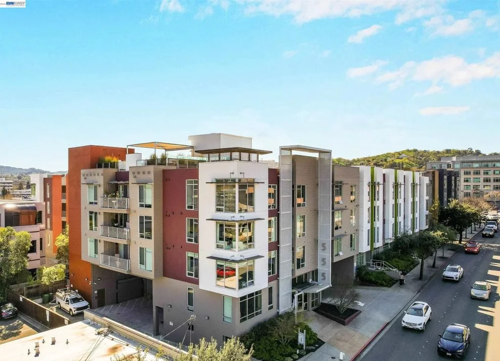 Unit for sale at 555 Ygnacio Valley Rd, Walnut Creek, CA 94596