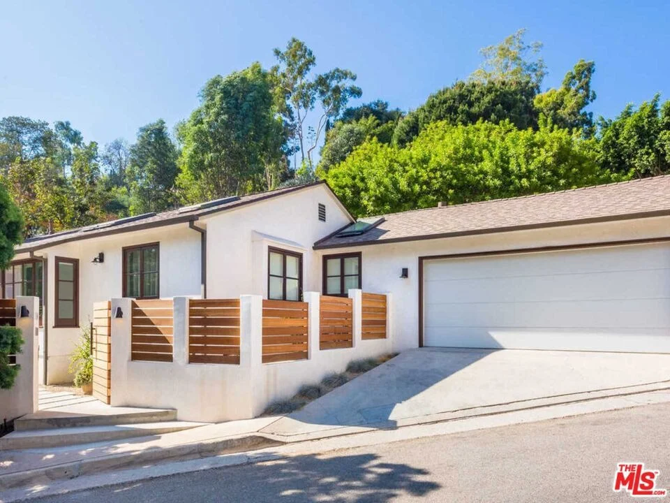 Unit for sale at 3279 Ledgewood Drive, Los Angeles, CA 90068