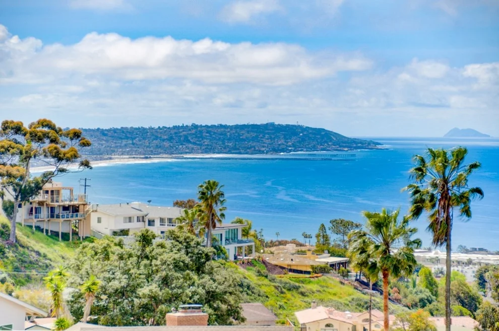 Unit for sale at 1005 Havenhurst Dr, La Jolla, CA 92037