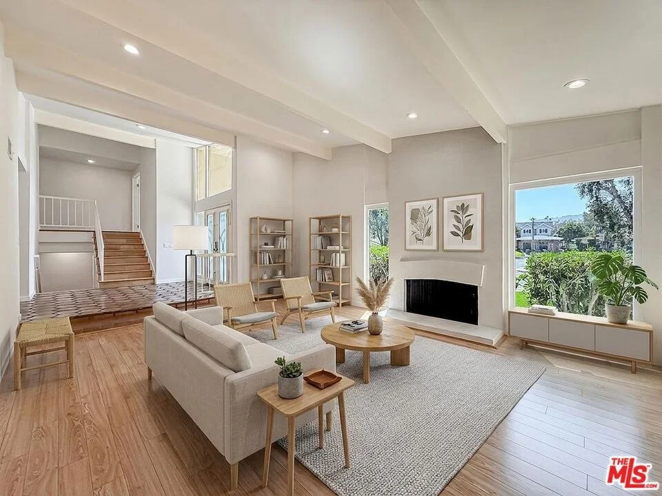 Unit for sale at 4117 Ellenita Avenue, Tarzana, CA 91356