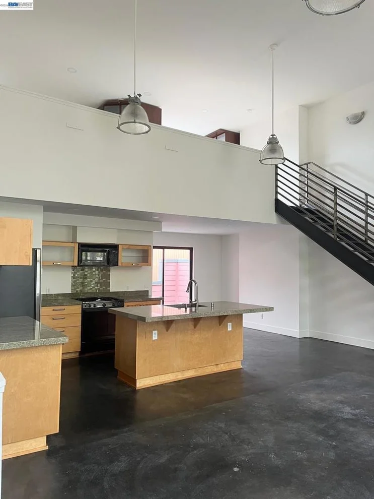 Unit for sale at 3206 Ettie St, Oakland, CA 94608