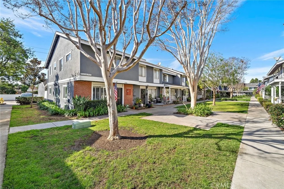 Unit for sale at 2404 Niagara, Costa Mesa, CA 92626