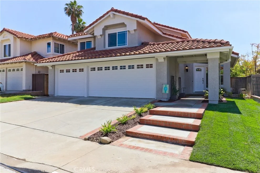 Unit for sale at 12 Via De La Mesa, Rancho Santa Margarita, CA 92688