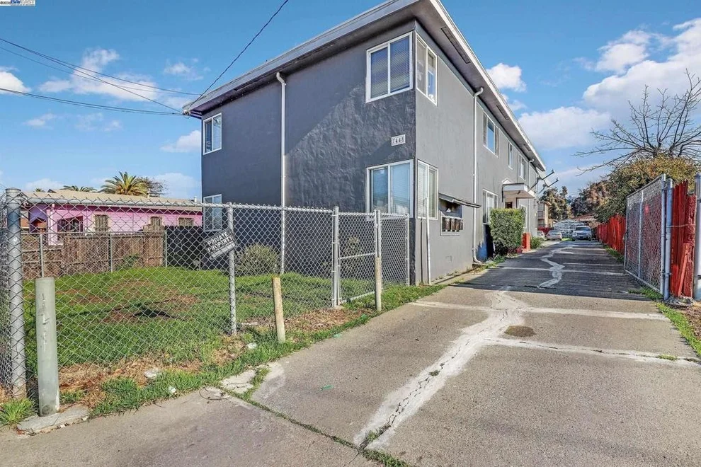 Unit for sale at 7448 Lockwood St, Oakland, CA 94621