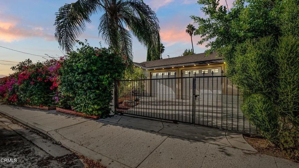 Unit for sale at 14476 Avenida Colonia, Moorpark, CA 93021