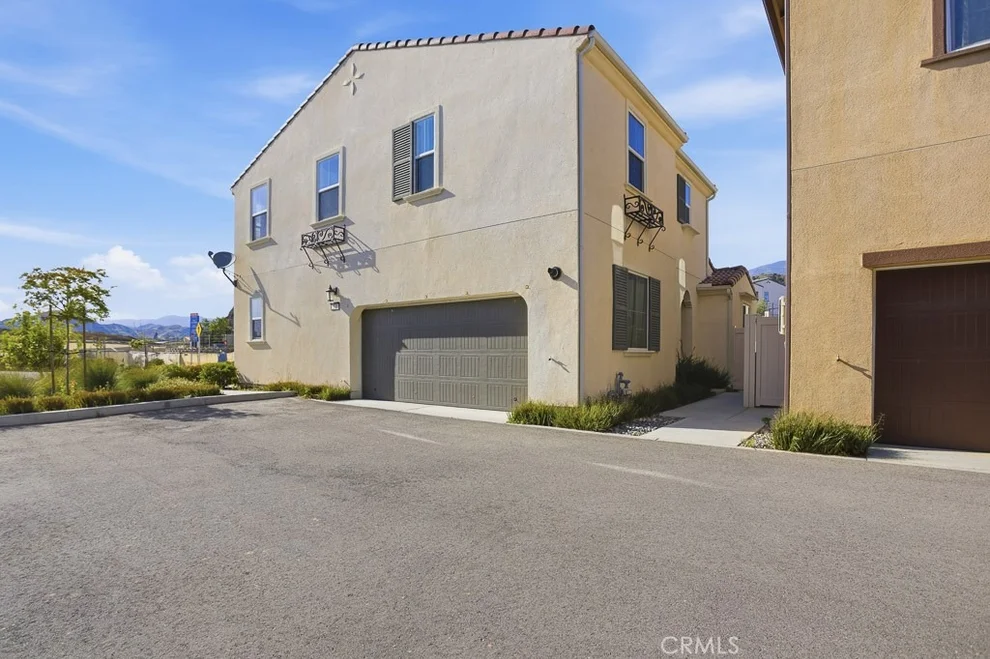 Unit for sale at 570 Jubilee Place, Santa Paula, CA 93060