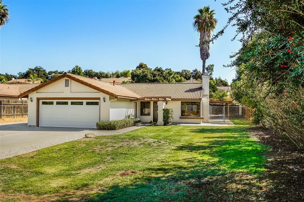 Unit for sale at 10381 Oak Ranch Way, Escondido, CA 92026
