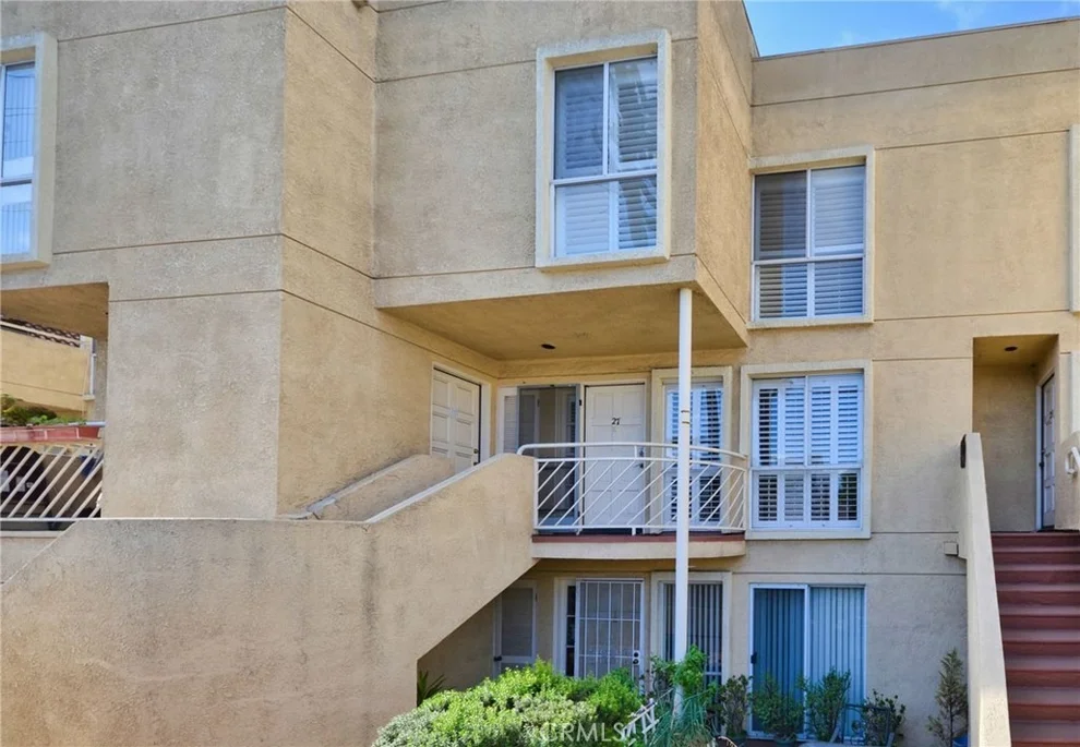 Unit for sale at 108 W Maple st #27, Glendale, CA 91204