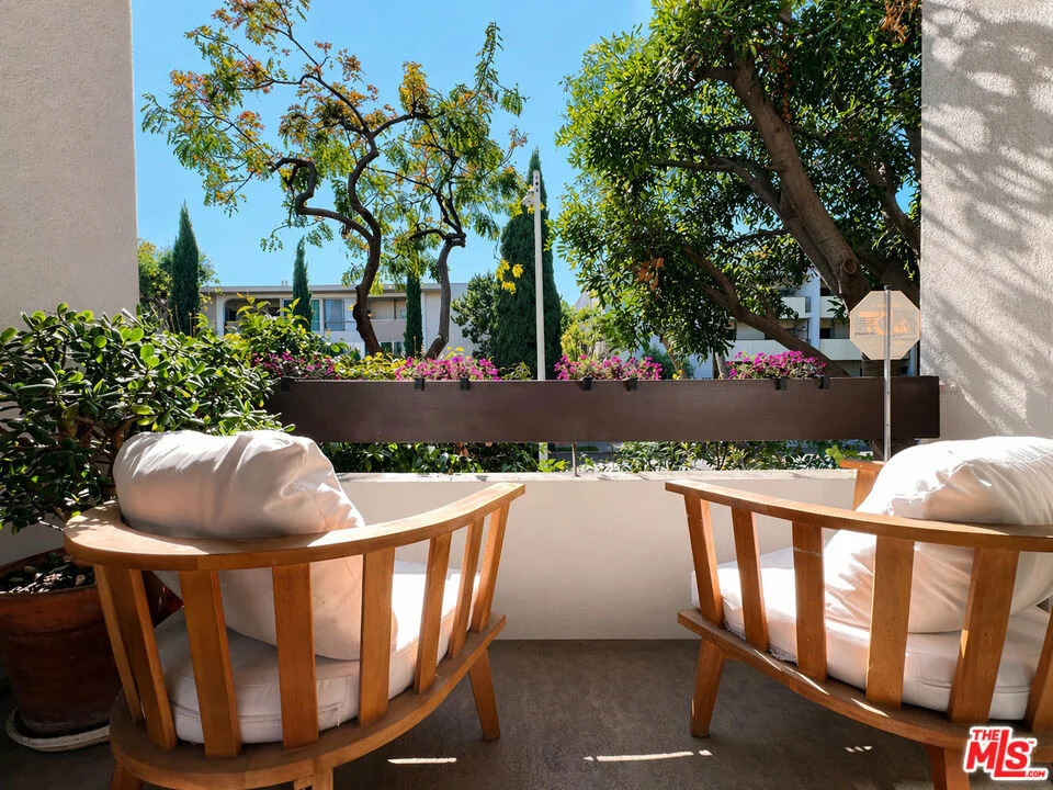 Unit for sale at 950 N Kings Road, West Hollywood, CA 90069