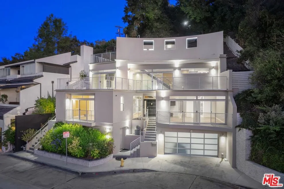 Unit for sale at 11698 Picturesque Drive, Studio City, CA 91604