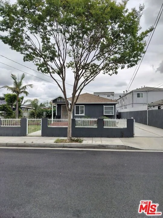 Unit for sale at 15722 Larch Avenue, Lawndale, CA 90260