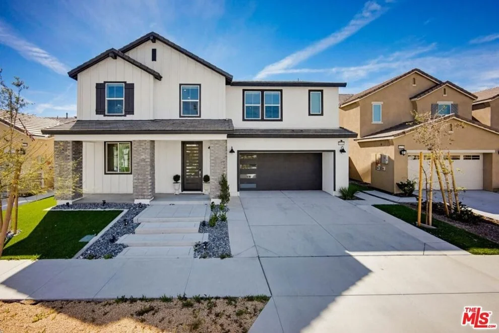 Unit for sale at 16763 Mistletoe Lane, Fontana, CA 92336