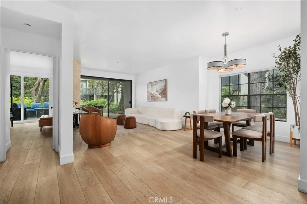 Unit for sale at 2514 W Macarthur, Santa Ana, CA 92704
