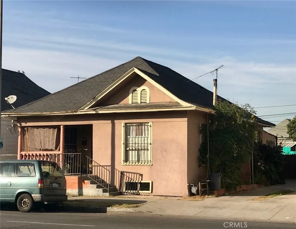 Unit for sale at 905 E Vernon Avenue, Los Angeles, CA 90011