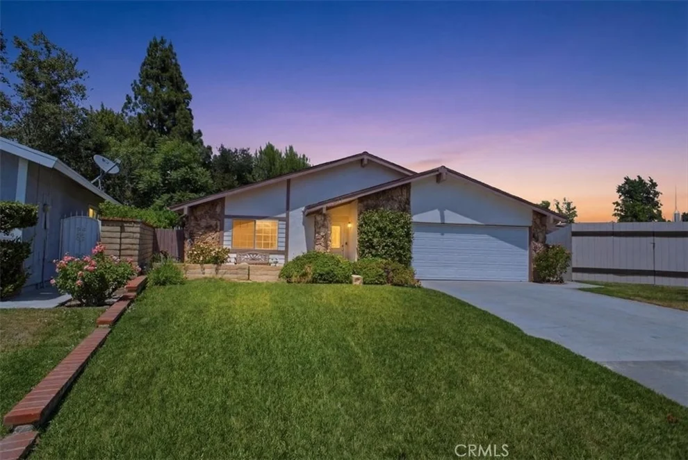 Unit for sale at 25097 Green Mill Avenue, Newhall, CA 91321