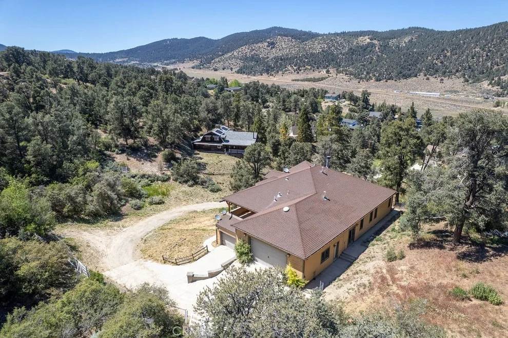 Unit for sale at 1216 Leisure, Frazier Park, CA 93225