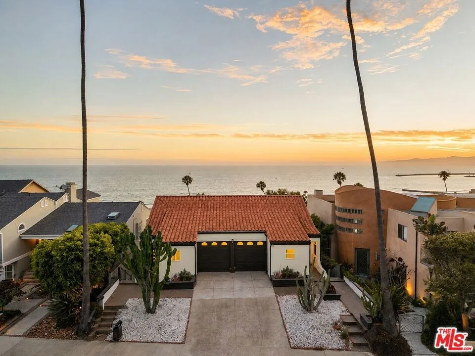 Unit for sale at 7325 Rindge Avenue, Playa Del Rey, CA 90293