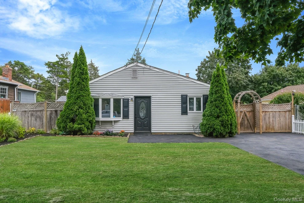 Unit for sale at 66 Laurin Road, Riverhead, NY 11933