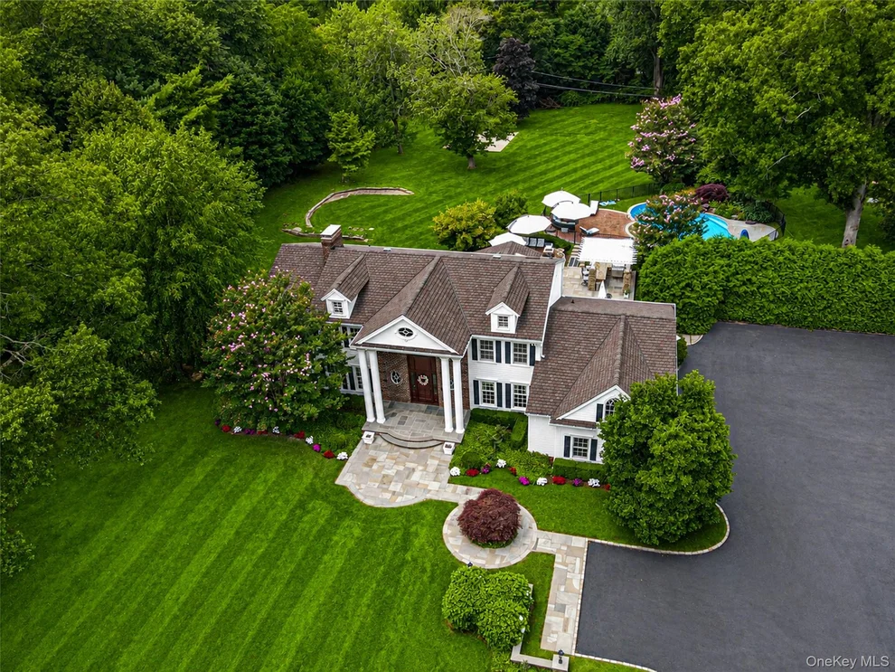 Unit for sale at 15 Dogwood Hill, Oyster Bay, NY 11545