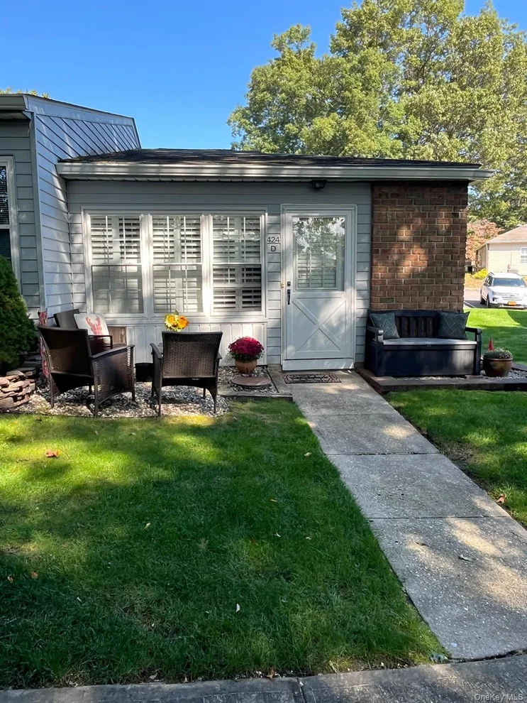 Unit for sale at 424 Woodbridge Drive, Brookhaven, NY 11961