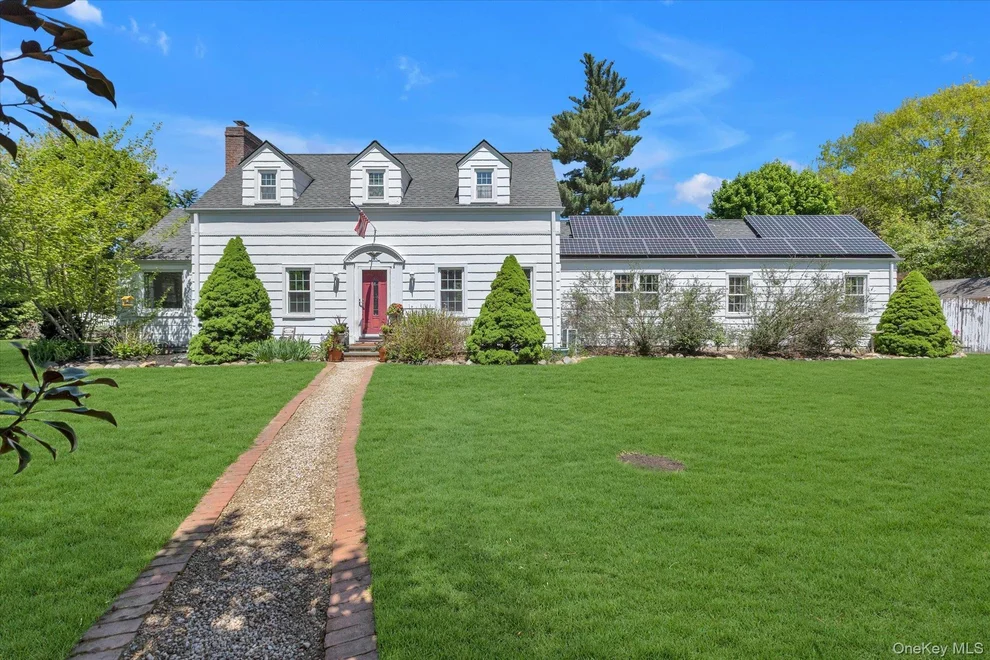 Unit for sale at 1 E Rogues Path, Huntington, NY 11746