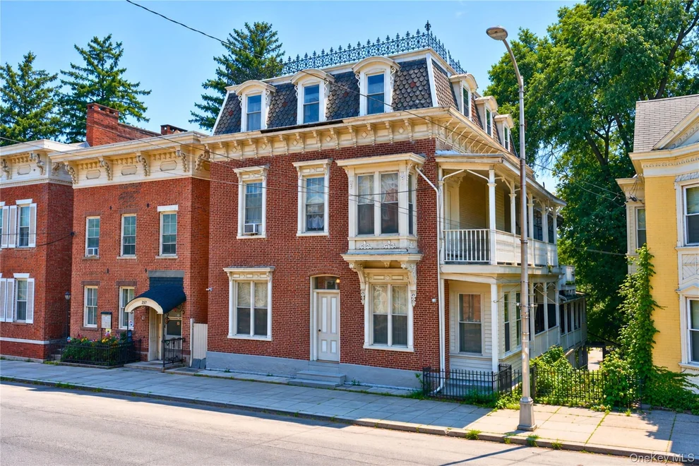 Unit for sale at 261 Main Street, Catskill, NY 12414