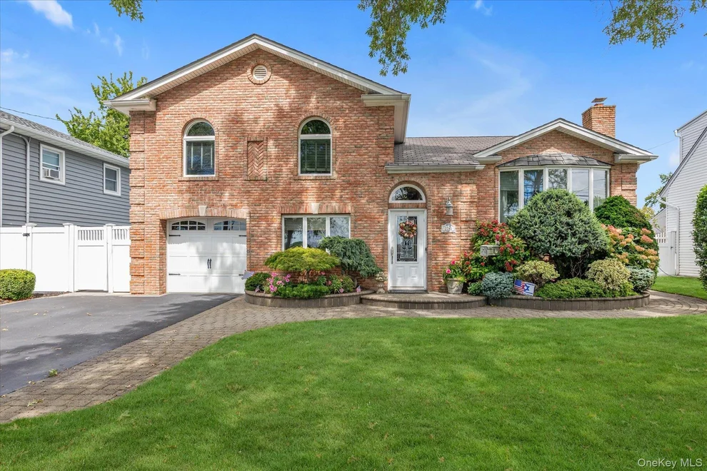 Unit for sale at 2781 S Saint Marks Avenue, Hempstead, NY 11710