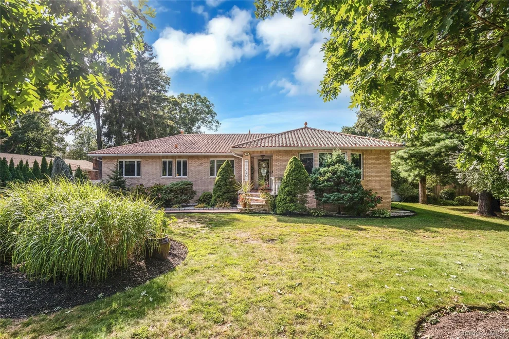 Unit for sale at 96 McCulloch Drive, Huntington, NY 11746
