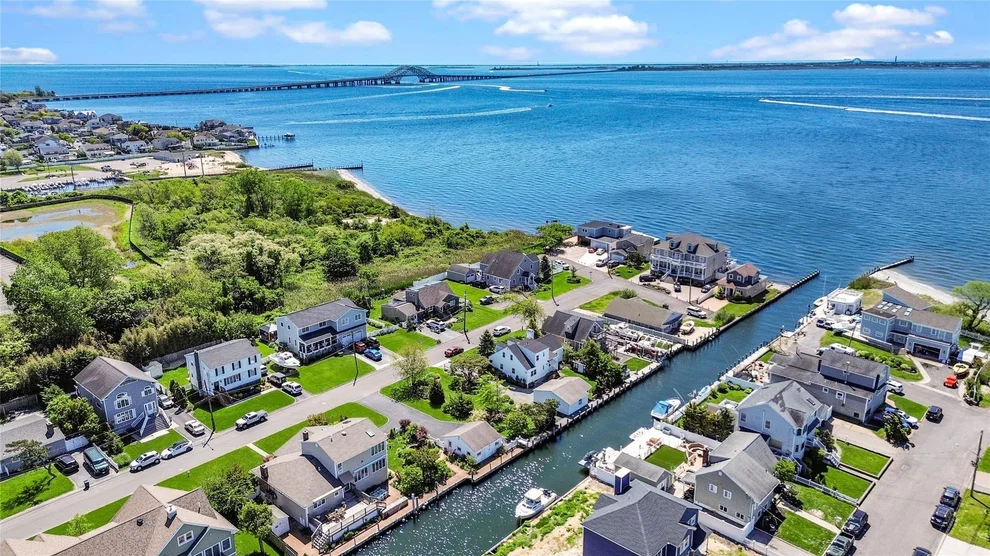 Unit for sale at 854 E Bay Drive, Islip, NY 11795