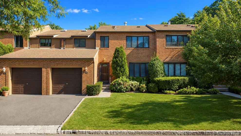 Unit for sale at 95 Windsor Gate Drive, North Hempstead, NY 11040