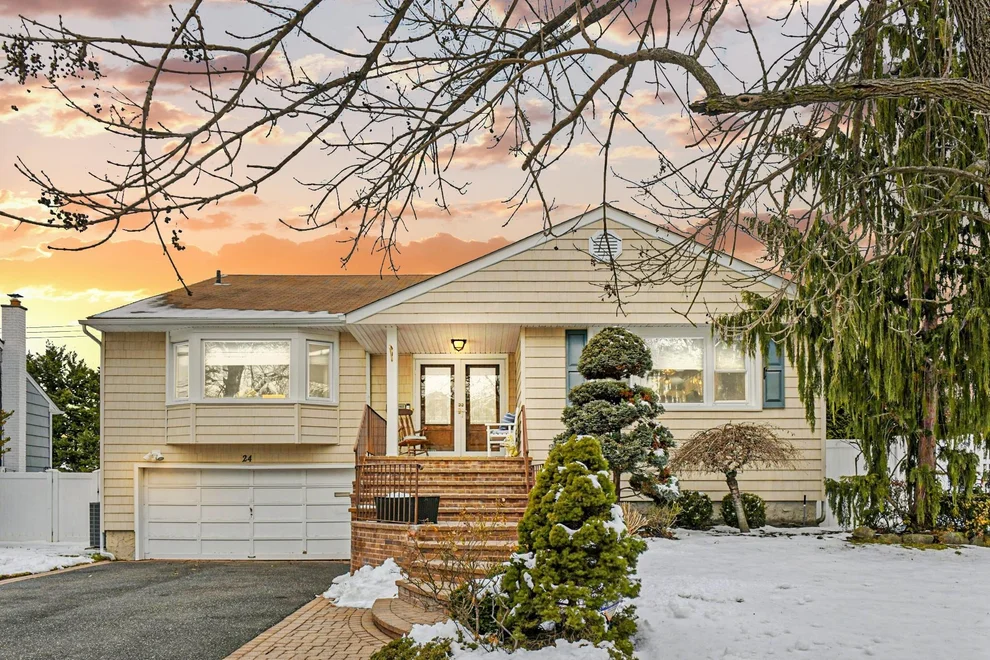 Unit for sale at 24 Halyard Road, Hempstead, NY 11581