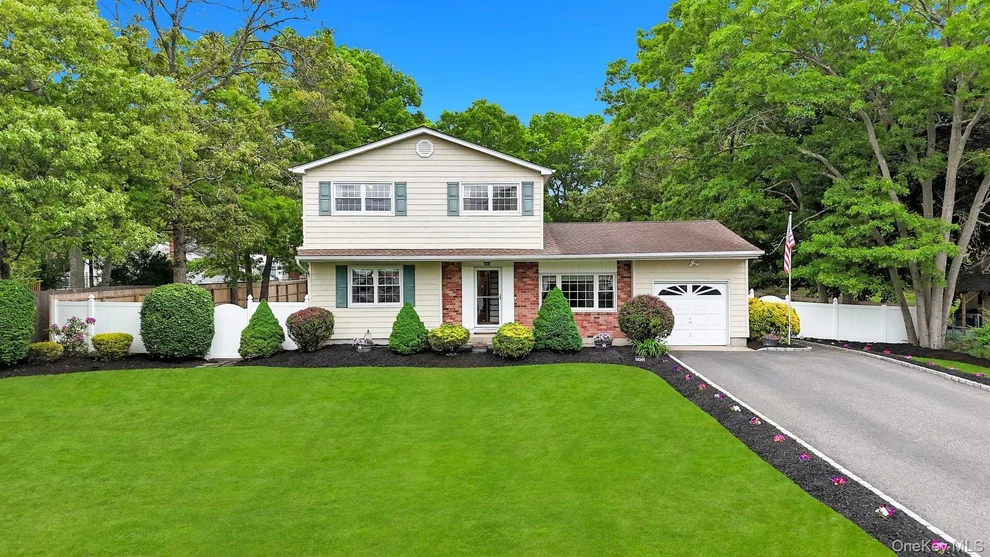 Unit for sale at 277 Magnolia Drive, Brookhaven, NY 11784