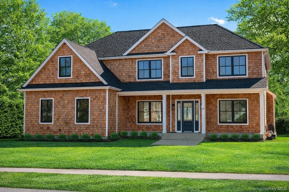 Unit for sale at 14 Bay Avenue, Southampton, NY 11942