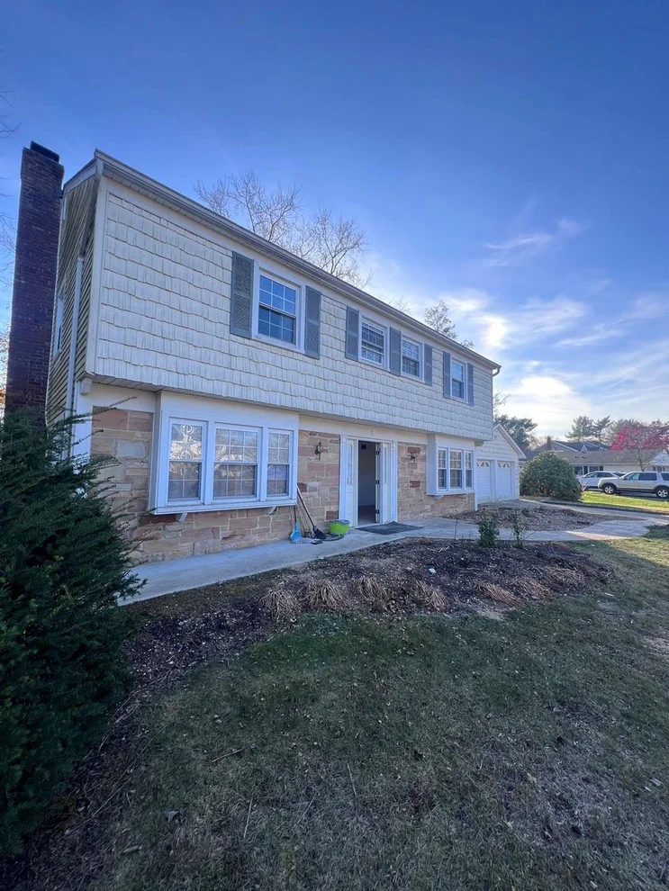Unit for sale at 6 Blackwell Lane, Brookhaven, NY 11790