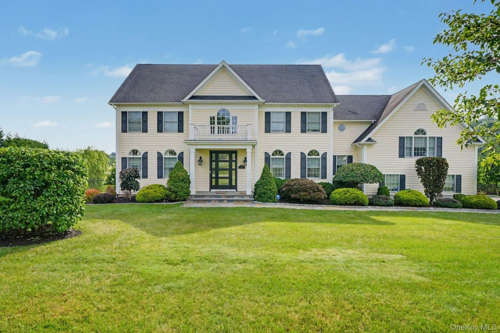 Unit for sale at 17 Country Hollow Drive, Somers, NY 10501