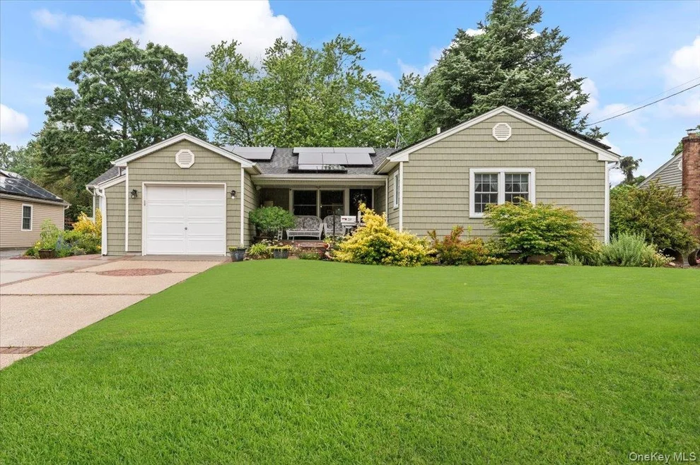Unit for sale at 50 Towne Street, Babylon, NY 11701