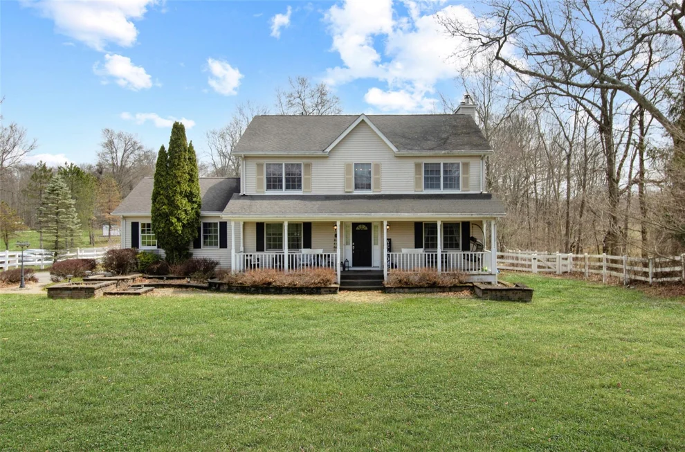 Unit for sale at 2 Sean Court, New Windsor, NY 12575