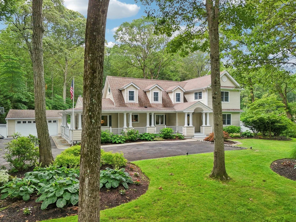 Unit for sale at 23 Alpine Way, Huntington, NY 11746