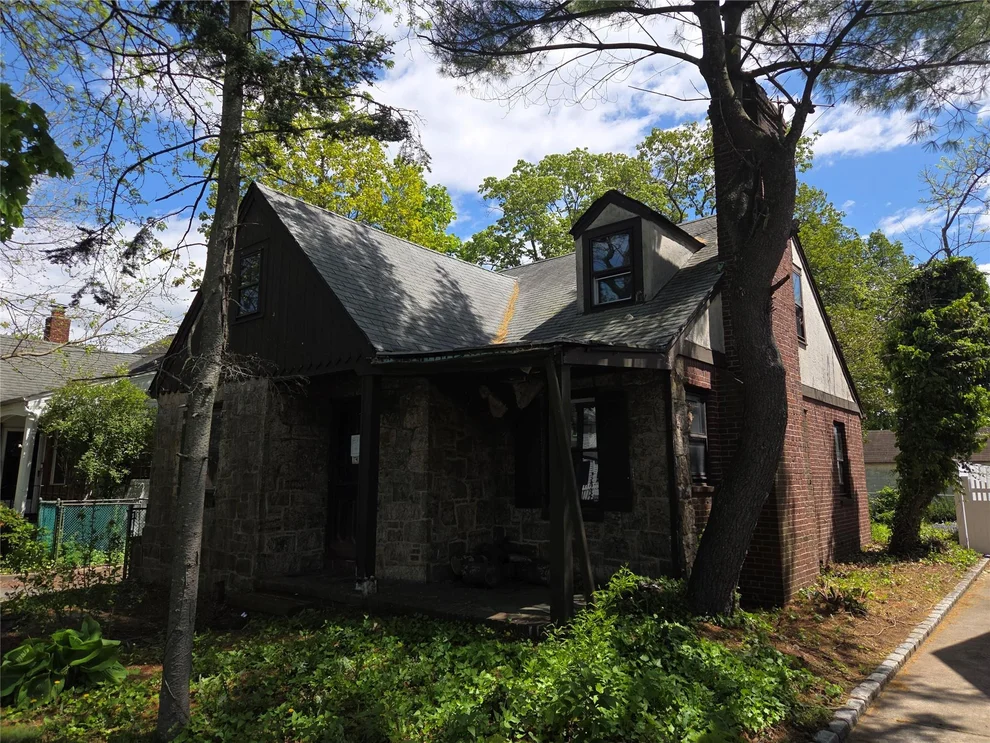 Unit for sale at 2861 Willard Avenue, Hempstead, NY 11572