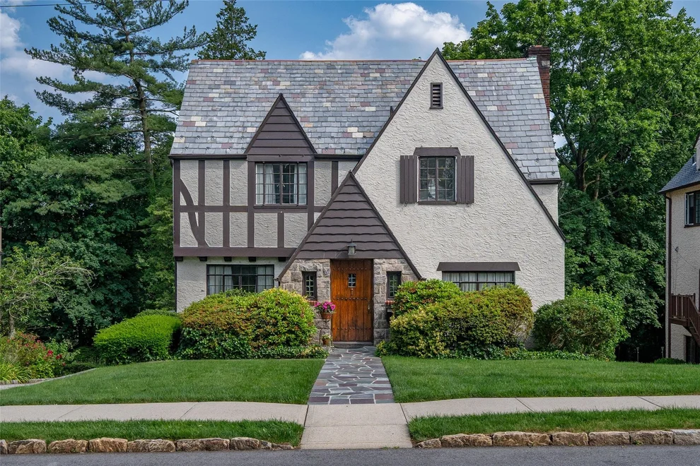Unit for sale at 44 Parkview Drive, Eastchester, NY 10708
