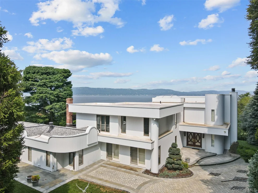 Unit for sale at 43 Matthiessen Park N, Greenburgh, NY 10533